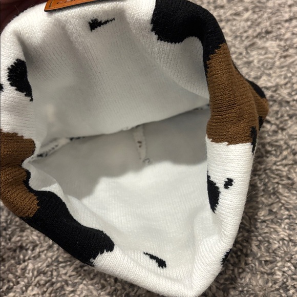 Carhartt Black and White Patterned Beanie. New never used. - Picture 3 of 3